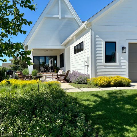 11449 Wildflower Drive N, Lake Elmo, MN 55042