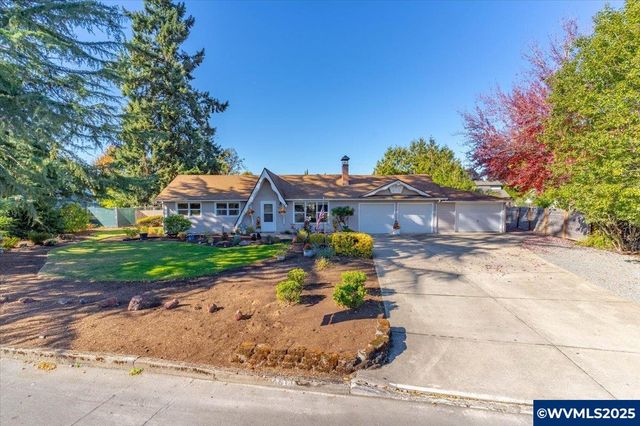 4611 Harlan Dr NE, Salem, OR 97305