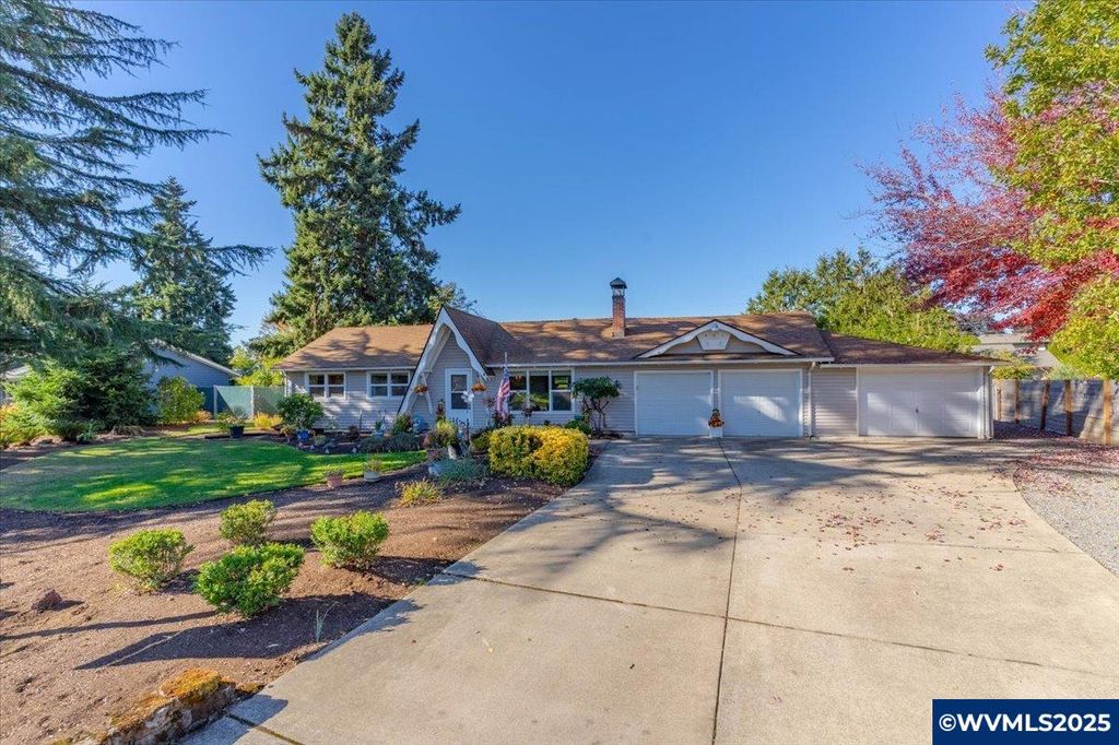 4611 Harlan Dr NE, Salem, OR 97305