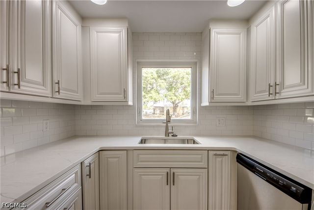 920 SE 46th ST 1, Cape Coral, FL 33904