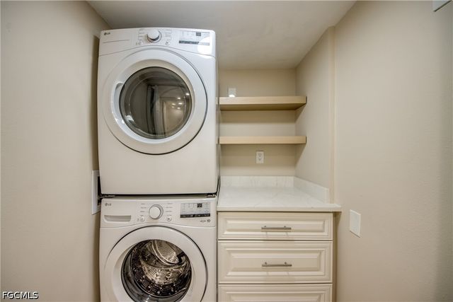 920 SE 46th ST 1, Cape Coral, FL 33904