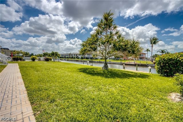 920 SE 46th ST 1, Cape Coral, FL 33904