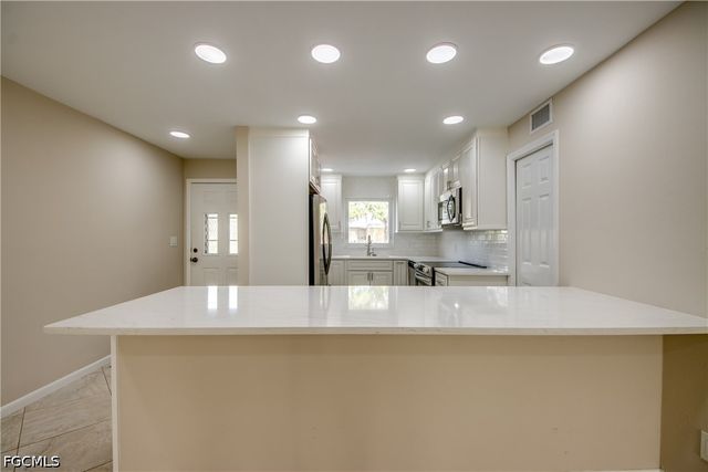 920 SE 46th ST 1, Cape Coral, FL 33904