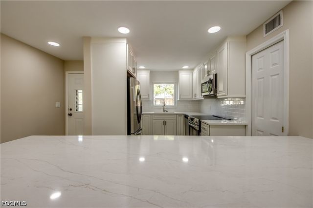 920 SE 46th ST 1, Cape Coral, FL 33904