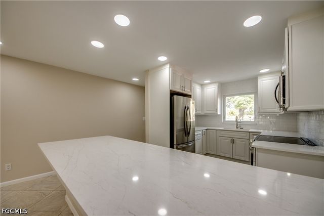 920 SE 46th ST 1, Cape Coral, FL 33904