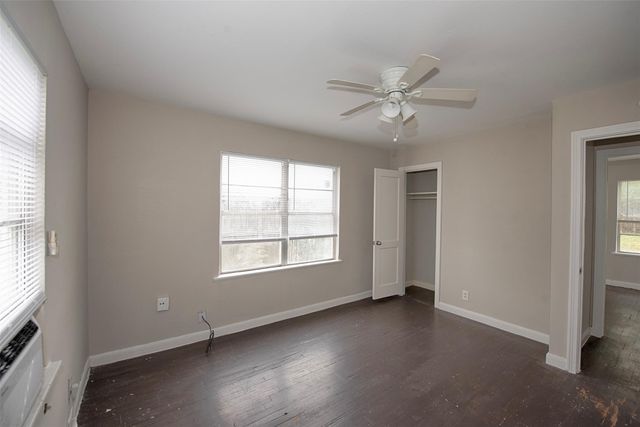 1211 1st Avenue N, Texas City, TX 77590