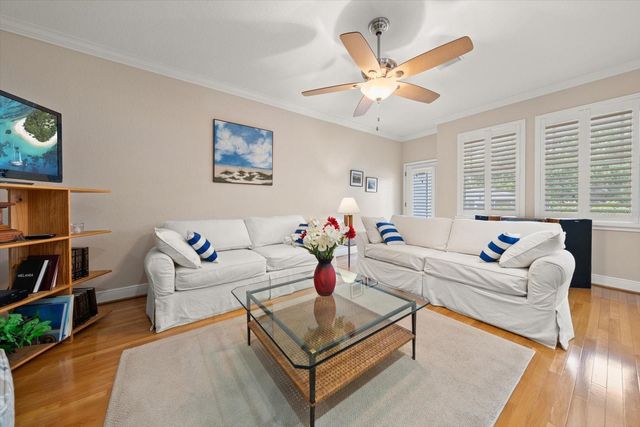 250 2ND AVENUE SW, Largo, FL 33770