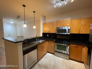 8290 GATE Parkway W, 1009, Jacksonville, FL 32216