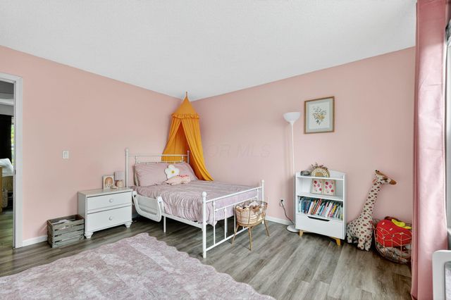 3341 Paradise Avenue, Hilliard, OH 43026