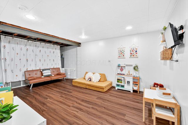 3341 Paradise Avenue, Hilliard, OH 43026