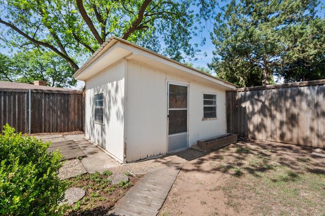 6806 Norfolk Avenue, Lubbock, TX 79413