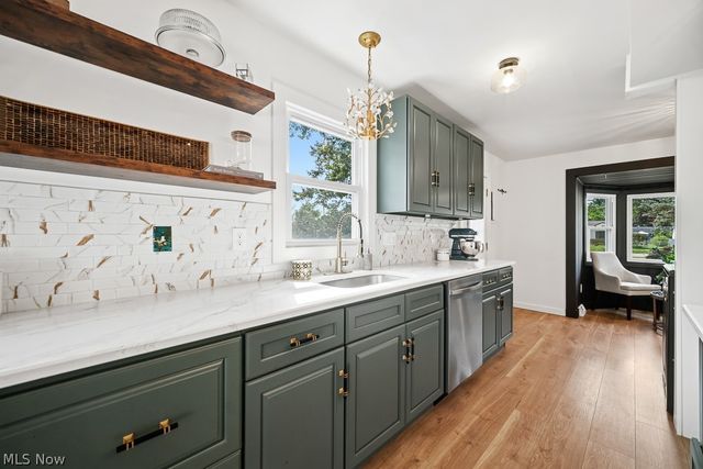 4697 Canterbury Road, North Olmsted, OH 44070