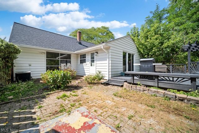 4697 Canterbury Road, North Olmsted, OH 44070