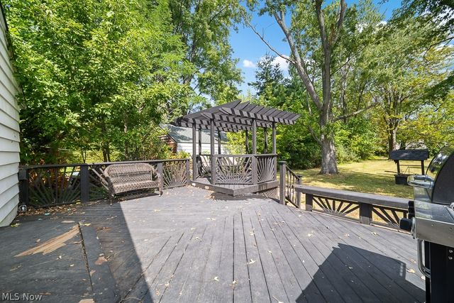 4697 Canterbury Road, North Olmsted, OH 44070