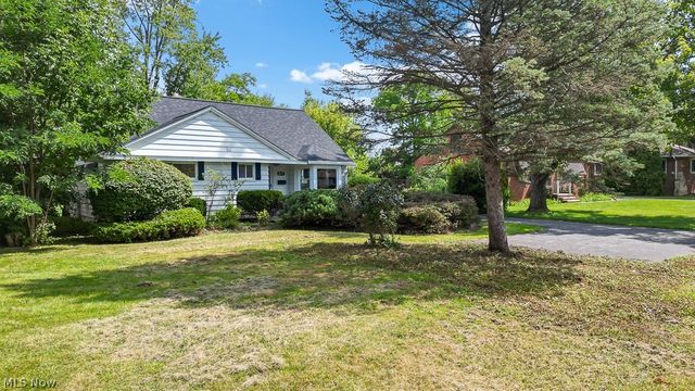 4697 Canterbury Road, North Olmsted, OH 44070
