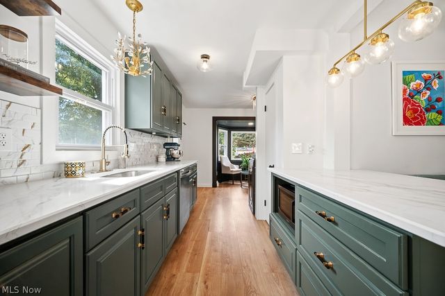 4697 Canterbury Road, North Olmsted, OH 44070