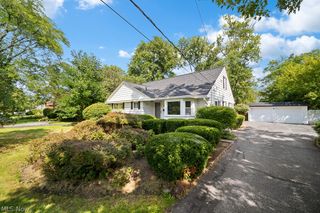 4697 Canterbury Road, North Olmsted, OH 44070