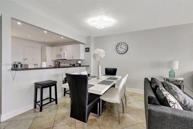 3725 S Ocean Dr 812, Hollywood, FL 33019