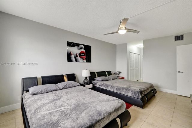 3725 S Ocean Dr 812, Hollywood, FL 33019