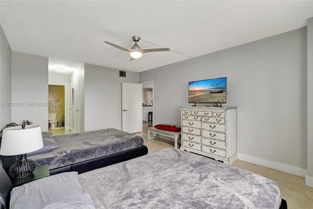 3725 S Ocean Dr 812, Hollywood, FL 33019