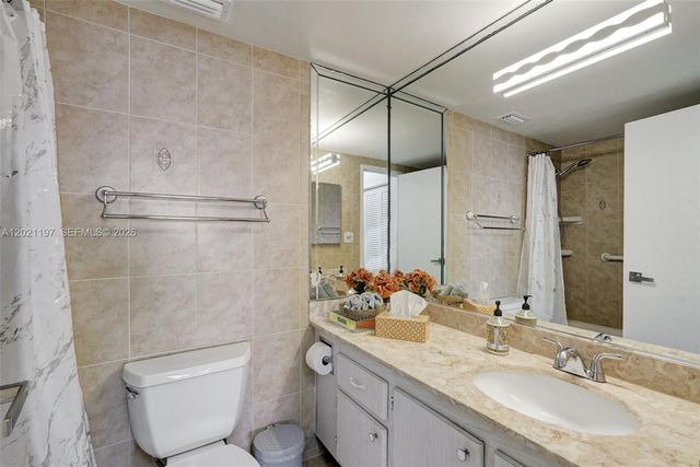 3725 S Ocean Dr 812, Hollywood, FL 33019