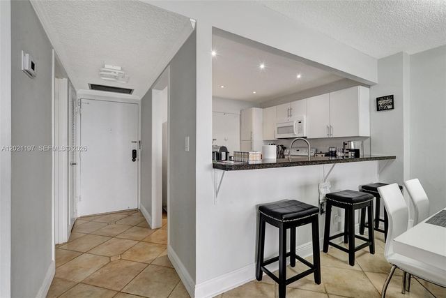 3725 S Ocean Dr 812, Hollywood, FL 33019