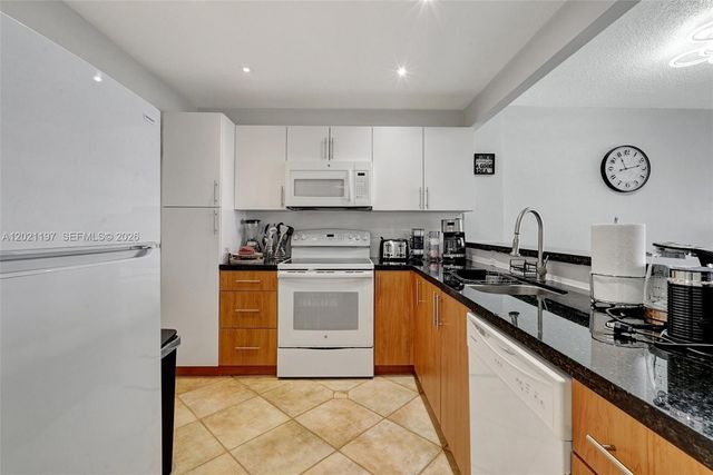 3725 S Ocean Dr 812, Hollywood, FL 33019