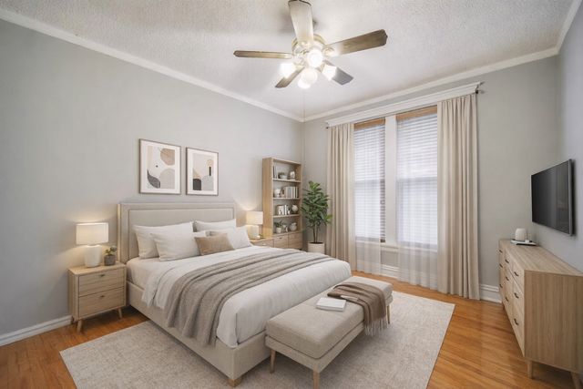 945 E Hyde Park Boulevard 2, Chicago, IL 60615