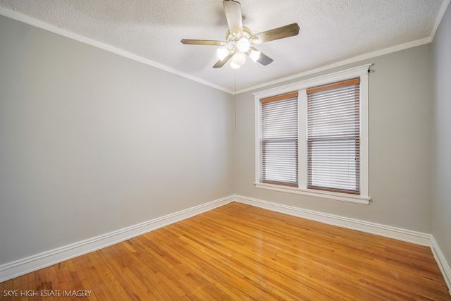 945 E Hyde Park Boulevard 2, Chicago, IL 60615