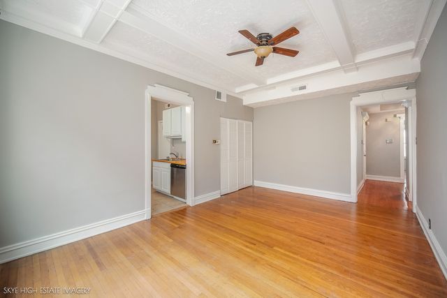945 E Hyde Park Boulevard 2, Chicago, IL 60615