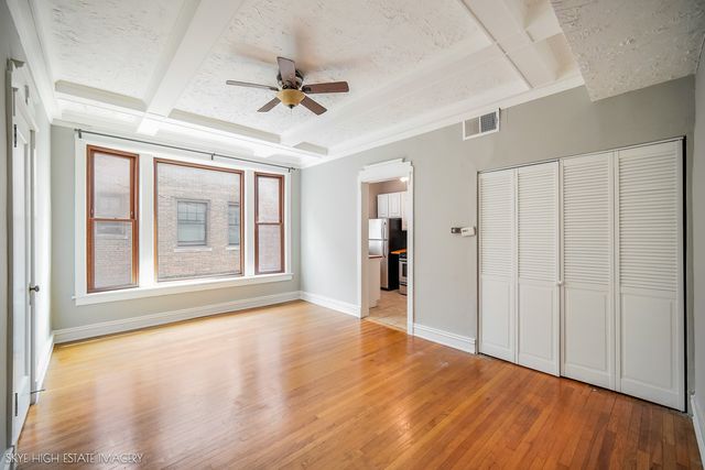 945 E Hyde Park Boulevard 2, Chicago, IL 60615