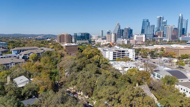 212 Bonnieview ST, Austin, TX 78704