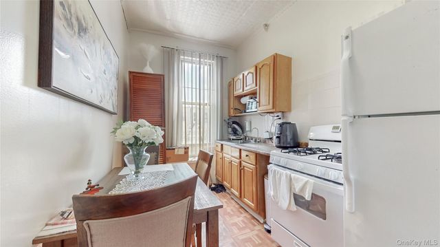 276 Woodbine Street, Brooklyn, NY 11221