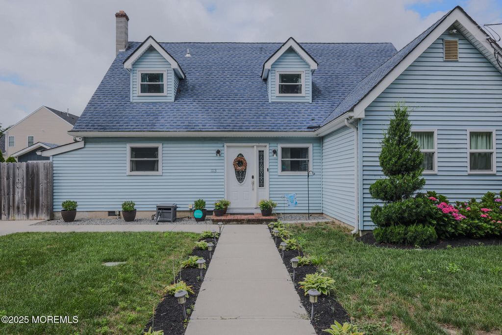 1113 Pemberton Street, Toms River, NJ 08757