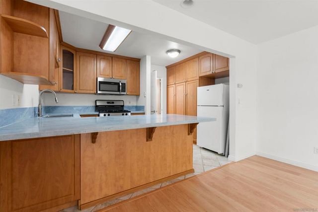 4950 Coronado Ave 3, San Diego, CA 92107