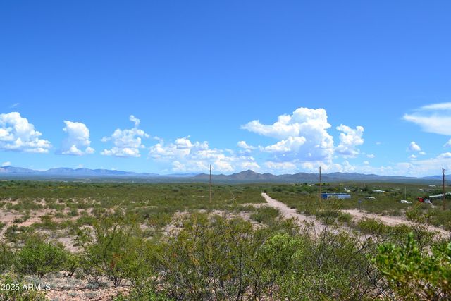 TBD N Blue Flax Place -, Huachuca City, AZ 85616