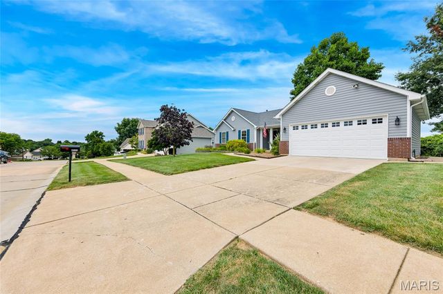 4529 Briargate Drive, St Charles, MO 63304