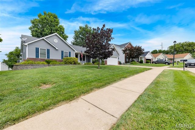 4529 Briargate Drive, St Charles, MO 63304