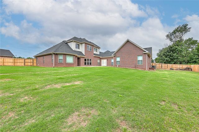 2707 W Lilac Street, Rogers, AR 72758