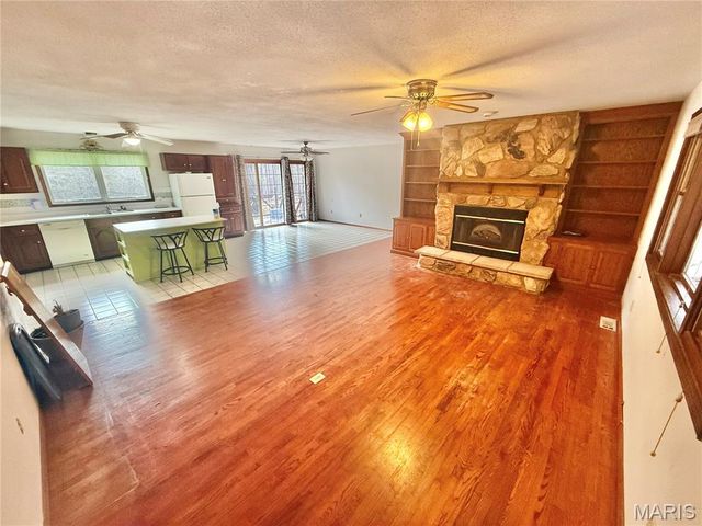 10289 Highway J, Perryville, MO 63775