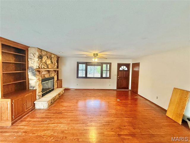 10289 Highway J, Perryville, MO 63775