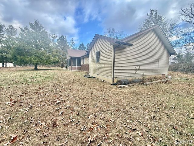 10289 Highway J, Perryville, MO 63775