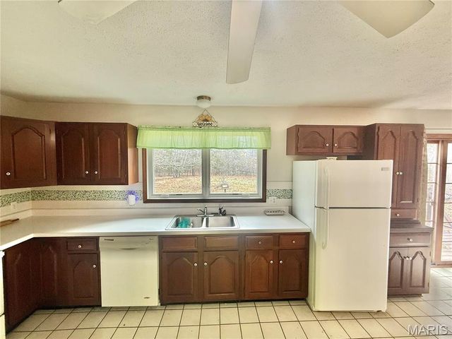 10289 Highway J, Perryville, MO 63775