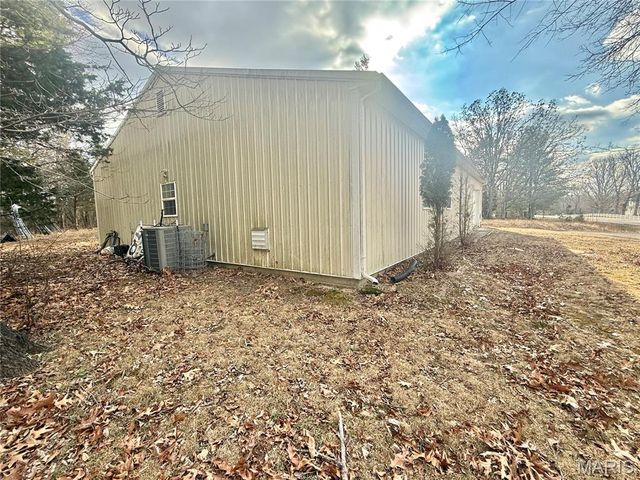 10289 Highway J, Perryville, MO 63775
