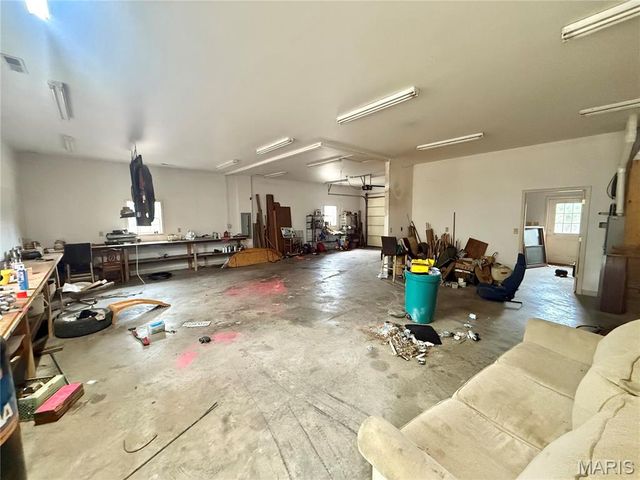 10289 Highway J, Perryville, MO 63775