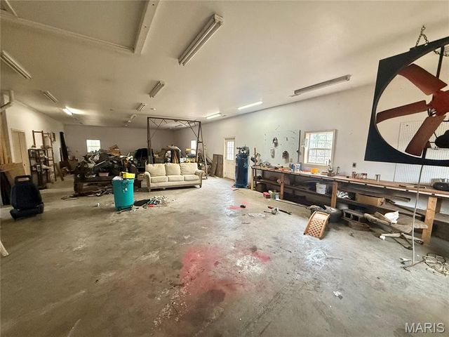 10289 Highway J, Perryville, MO 63775