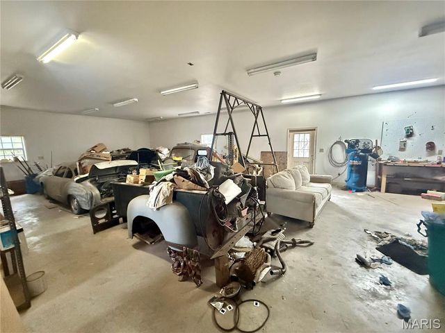 10289 Highway J, Perryville, MO 63775