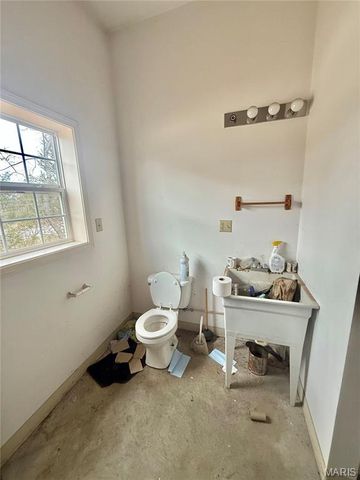 10289 Highway J, Perryville, MO 63775