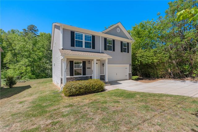 1237 Madden Bridge Road, Central, SC 29630