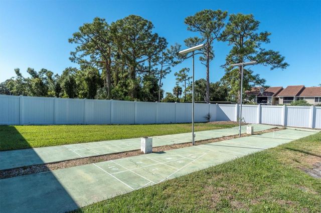 3528 SILVER PINE COURT 89, Sarasota, FL 34231